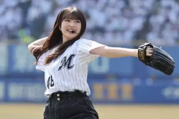 ショートパンツから“キャッ”　幕張に現れた美女軍団…ノーバウンド投球に歓声も