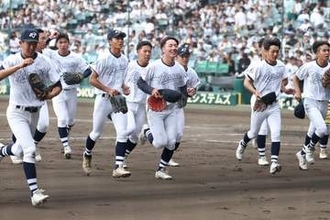 甲子園で話題の「珍しい」ユニ　都大会から数日で“激変”、視聴者から好感「初めて見た」