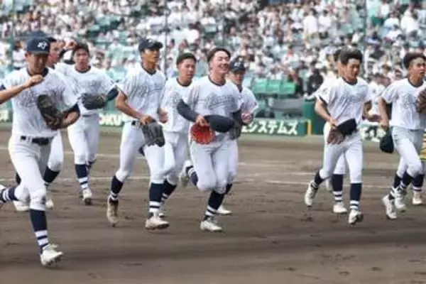 甲子園で話題の「珍しい」ユニ　都大会から数日で“激変”、視聴者から好感「初めて見た」