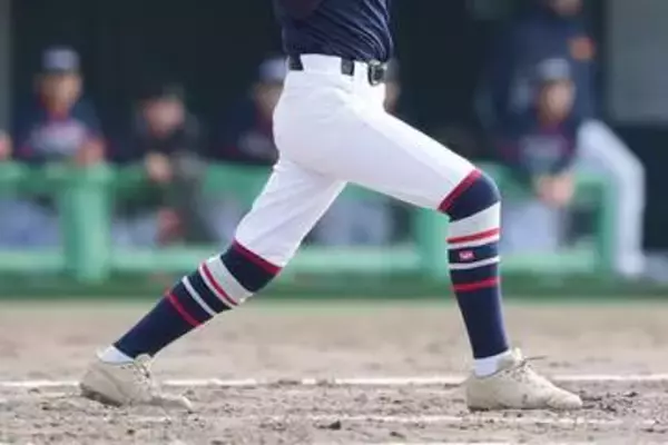 打球が飛ばない原因は“前足の抜け”　小中学生に最適…理想の体重移動生む「片膝回旋」