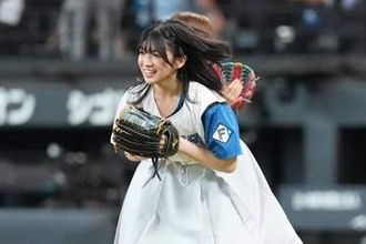 スカートふわり投球に「バリかわいいなー」　まさかの“明暗”も…人気声優2人にファン熱狂