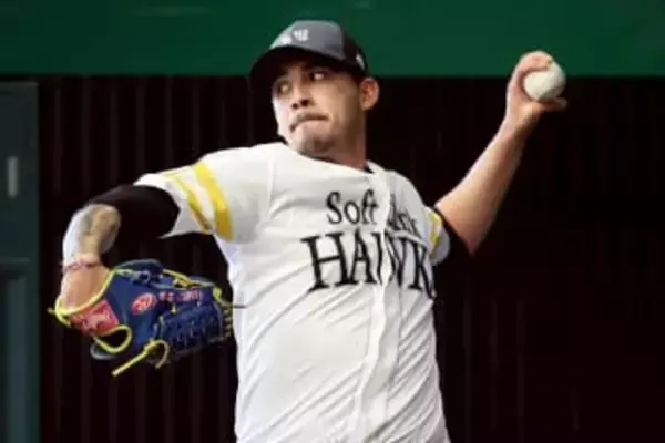 鷹に眠る“お宝”「また化け物が」　軽く投げて爆速…育成左腕が「第二のモイネロに」