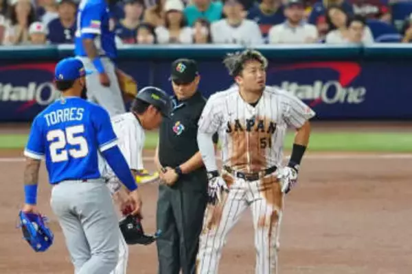 侍ジャパンに激震…鈴木誠也が負傷交代　盗塁を企図→苦悶の表情、左足を負傷か