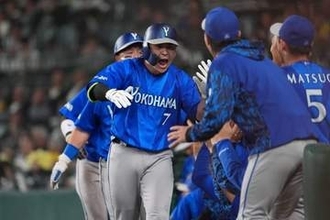 「バントなんかさすなァ！」HR後にベンチで“怒り”　翌日に監督自虐で爆笑「頭をよぎっちゃった」