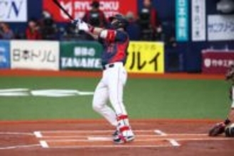 侍J・鈴木誠也、131m特大弾　京セラD大熱狂＆大谷もニヤリ…お茶パフォも“微妙に変化”