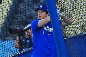 大谷翔平、フリー打撃で135m特大弾　地区S前日に異例…23スイングで11発、場内どよめき