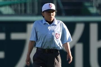 女性審判・森田真紀さんが甲子園デビューに涙　「無事に終えることができました」