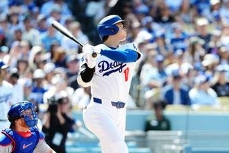 大谷翔平、鈴木誠也の前で60打席ぶり6号　“最長ブランク”払拭…今季初3安打、本拠地熱狂