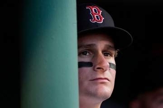 吉田正尚の“定位置”に入った逸材21歳　連日ミスに辛辣…ありえぬ送球は「見た中で最悪」