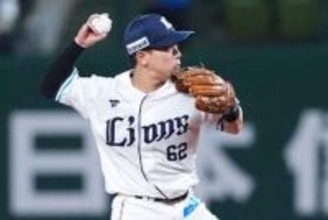 突如出現→背走ダイビングの超絶美技「えぐい」　安打強奪の22歳は「リーグNo.1の最強守備」