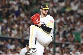 鷹に現れた“巨人”は「只者じゃない」　無駄のない投球フォームが話題…「既視感の正体」