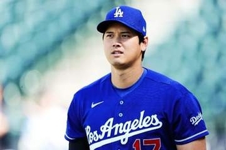遠征不在のはずが…大谷翔平が“突如登場”　由伸14勝目から数時間、ベッツの“下”で存在感