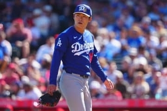 山本由伸、OP開幕戦は2回途中2失点　初回2Kの快投も…テオの痛恨落球→連打浴び途中交代