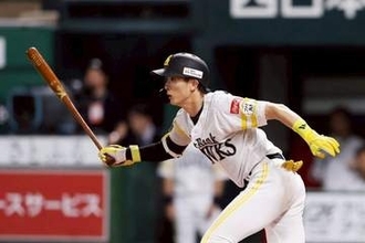 鷹の周東佑京が体調不良で急遽欠場　「9番・中堅」でスタメン起用も…初回の守備から交代