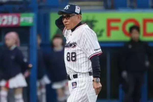 池山監督が苦言「勝負して」　投手陣が9四死球…終盤7失点で「お客さんをイライラさせた」