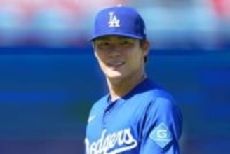 山本由伸の私服に米メディア驚愕「いかしてる」　“全身装備”で放つ「オーラがすごい」