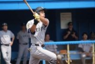 巨人21歳が進化「体デカすぎ」　パワー満載フルスイング…豪快弾は「飛ばしすぎ」