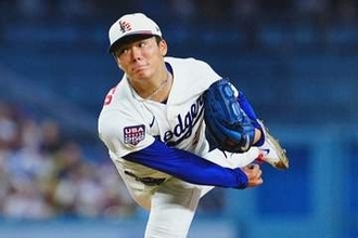 山本由伸、7回無失点で9勝目　10K奪三振ショーに本拠地熱狂…米独立250周年記念で魅せる