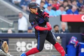 岡本和真、6試合ぶり27号　豪快弾に本拠地騒然…球団新人記録をまた更新