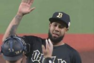 鷹が怒涛の開幕5連勝…柳田悠岐が先制2ラン、オリ助っ人が3年目の初完封