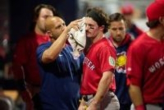 頭部死球→バットぶん投げブチギレ　即退場宣告も…米司会者は“擁護”「イライラしているはず」