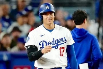 大谷翔平は「明日先発する」　右手死球で途中交代も…指揮官明言、リアル二刀流は「検討する」