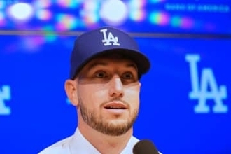 タッカー、大谷翔平とド軍初日に交流　フリーマンから手荒い歓迎「変なことするな」