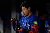 「岡本和真の打席で指揮官ブチギレ　死球巡り不敵な笑み…米ファン「本当にムカついた」」の画像1