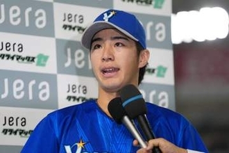 ライマル撃ちのDeNA度会「喜びすぎて酸欠」　CS先勝…相川監督も称賛「こういう舞台は得意」
