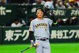 「阪神・森下翔太、死球に苦悶　甲子園ブーイング…打席で崩れ落ちる→一度下がるも復帰」の画像1