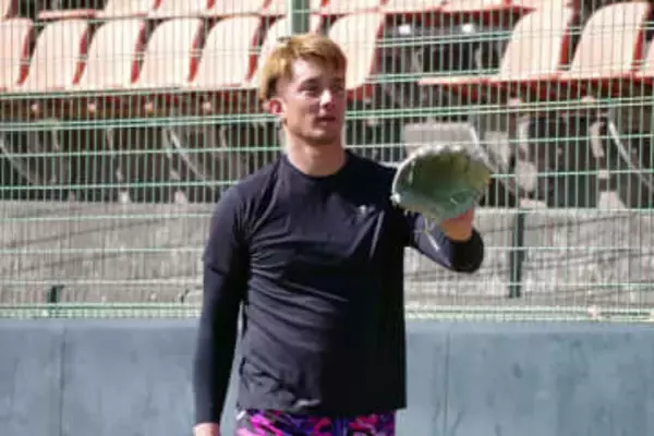 日本球界へ「戻りたいと思っていない」　ロッテ戦力外→異国挑戦…34歳右腕の覚悟