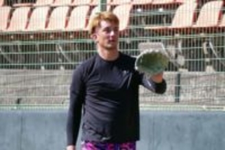 日本球界へ「戻りたいと思っていない」　ロッテ戦力外→異国挑戦…34歳右腕の覚悟