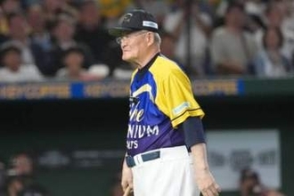 86歳・張本勲氏、代打登場に場内歓声　元気な姿で変わらぬフォーム…vs上原は1球で“申告敬遠”