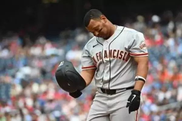 約407億円も引き継いだのに…　“出ない方がマシ”の大不振、237HR男が「まるで別人」