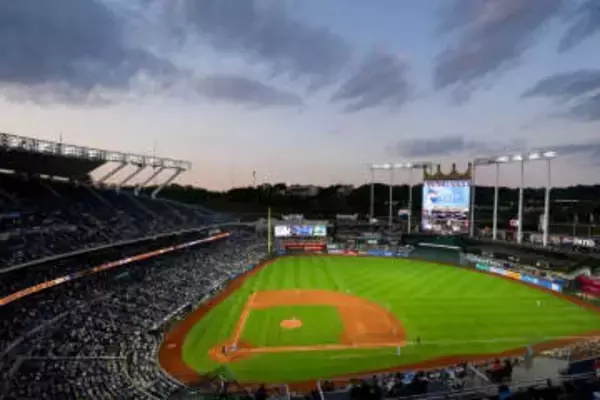 “球場の激変”にファン涙「最高だ」　外野フェンスが3m手前に…新仕様が反響