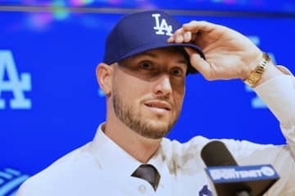 タッカーがド軍入団会見「正直ワクワク」　4年380億円で正式加入、指揮官の構想「2番か3番」