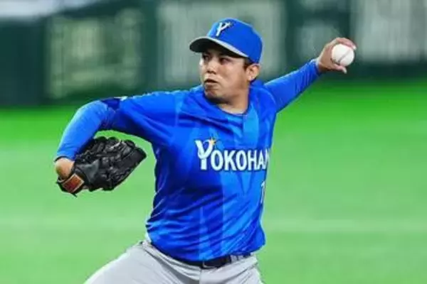 「DeNA東克樹はなぜ打席直後に交代した？　相川監督が説明「単純に僕が迷った」」の画像