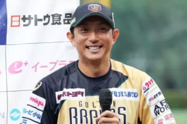 44歳が異国で手にした“初代MVP”　SNS騒然「相変わらずかっこええ」「イキイキしてる」