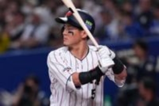 侍ジャパンに新ポーズ？　ペッパーミルから3年…牧原が“すりすり”、誠也もベンチで反応