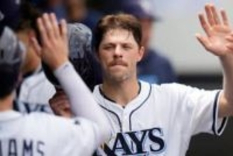 元ド軍捕手が“喜び”の報告　グラスノーら続々と祝福…ファンも思わず「素敵なお2人」