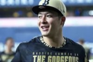 吉田輝星、佐々木希らと豪華ショット　秋田の“大物”集結で誓う「大復活!!」