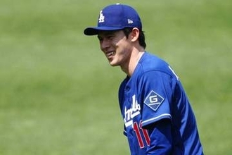 佐々木朗希、次回は緊急昇格31歳とコンビ　ロバーツ監督説明…昨年はマイナーで共闘