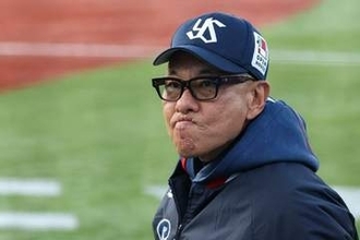 主砲は移籍、リーダー不在でも…“救世主”なき快進撃　池山監督の姿に感じる燕Vの期待