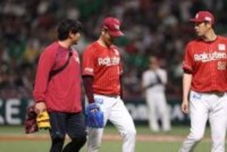 楽天・鈴木翔天が緊急降板　投球中にアクシデントか、1度は続行も…昨年10月には手術