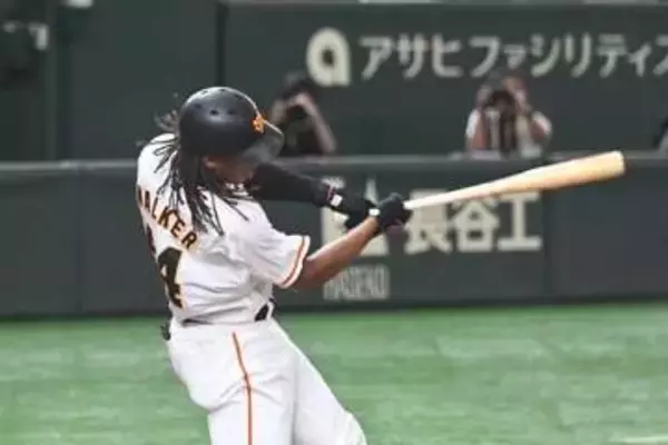 打った瞬間確信…元巨人助っ人が豪快弾　外野も呆然、衝撃の飛距離に待望論「帰ってこい」