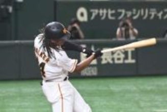 打った瞬間確信…元巨人助っ人が豪快弾　外野も呆然、衝撃の飛距離に待望論「帰ってこい」