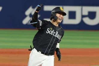 ソフトバンクが日本シリーズ2連勝　一発攻勢で…あと2人から同点弾→延長10回に勝ち越し弾