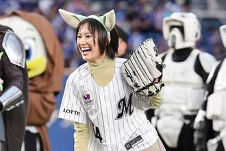 “コスプレ姿”の美人女優に悶絶　黒髪ショート＆大きな耳…可憐な一投が「めっちゃ可愛い」