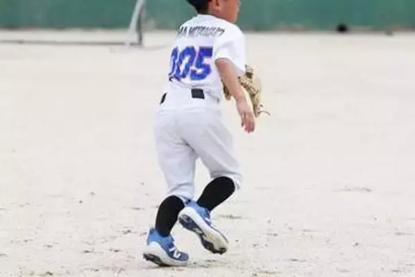 打球への“反応速度”を高めるには？　遊び感覚で眼と手の連動を養う「ボール渡し」