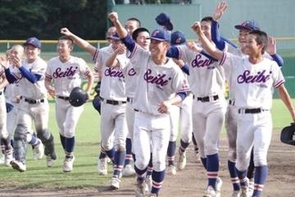 女子野球部が甲子園制覇…スタンドから見つめた男子部員　同じユニも大きな差「今年は俺ら」